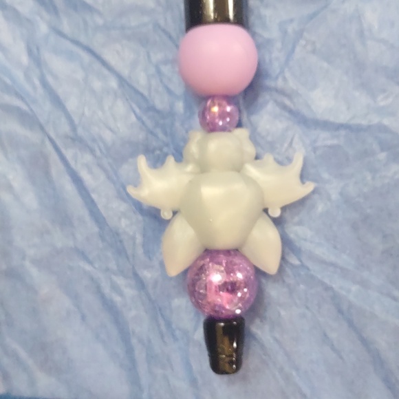 HANDMADE CUTE BAT THEMED BEADED PEN BAT IS SILICONE REMOVAL TOPPER - Picture 5 of 5